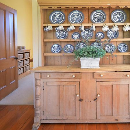 The Vicarage Martinborough Villa Buitenkant foto