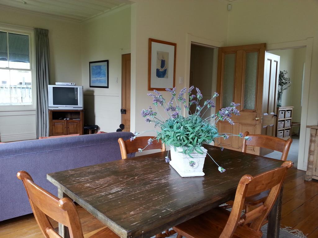 The Vicarage Martinborough Villa Kamer foto
