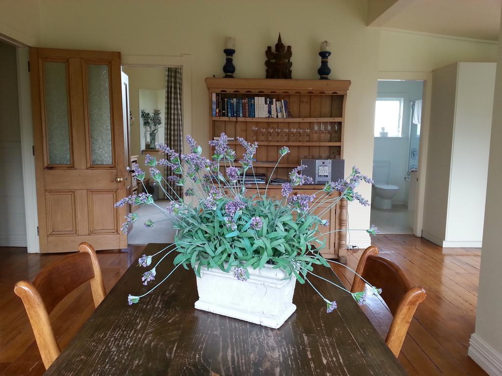 The Vicarage Martinborough Villa Kamer foto