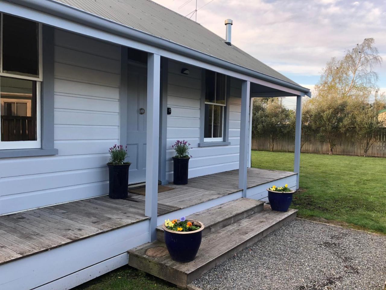 The Vicarage Martinborough Villa Buitenkant foto