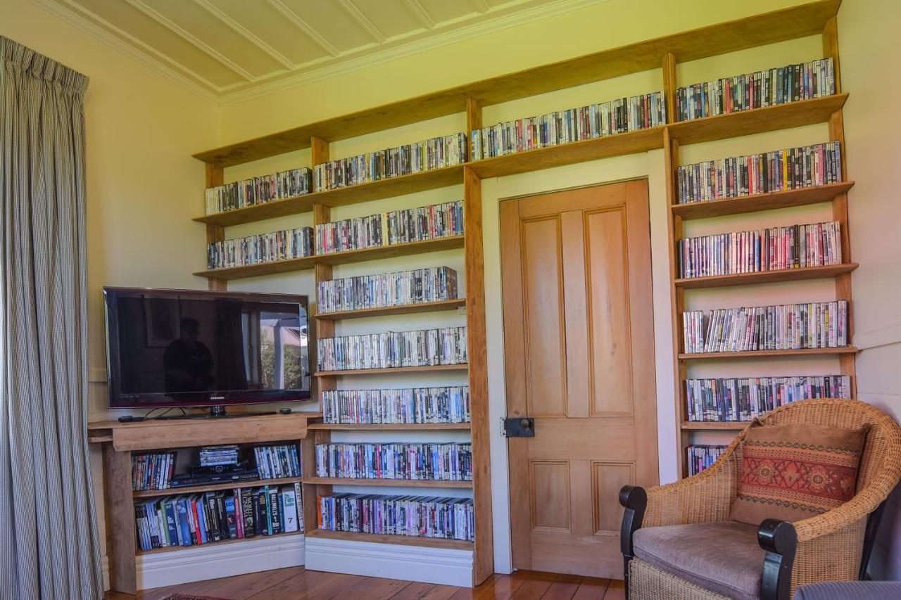 The Vicarage Martinborough Villa Buitenkant foto