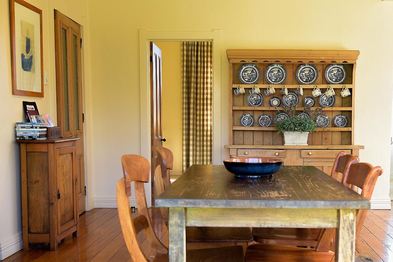 The Vicarage Martinborough Villa Buitenkant foto