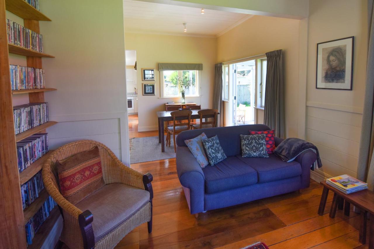 The Vicarage Martinborough Villa Buitenkant foto