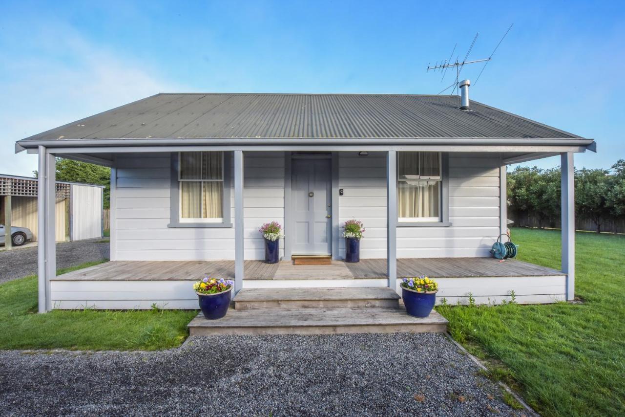 The Vicarage Martinborough Villa Buitenkant foto