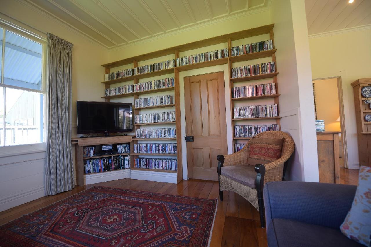 The Vicarage Martinborough Villa Buitenkant foto