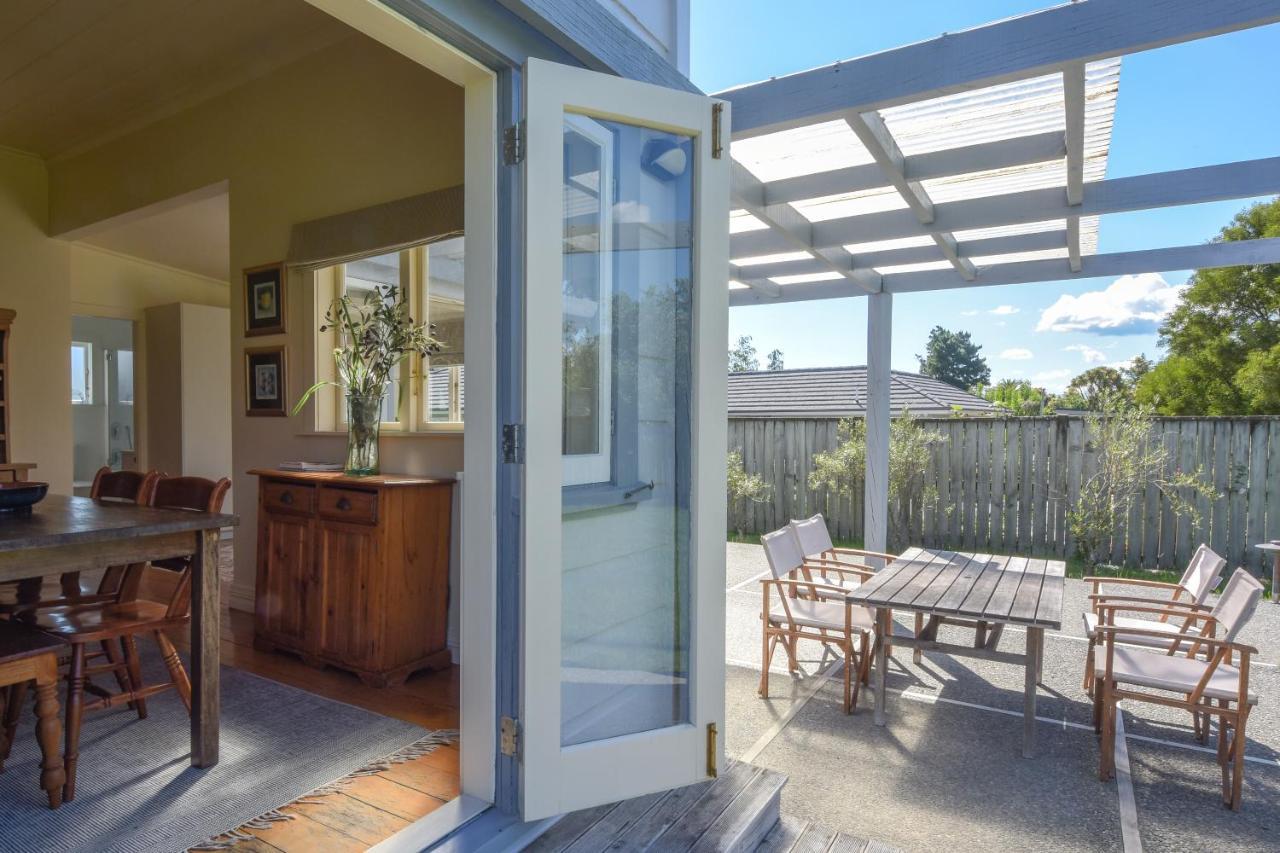 The Vicarage Martinborough Villa Buitenkant foto