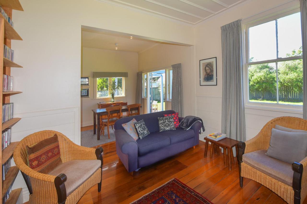 The Vicarage Martinborough Villa Buitenkant foto