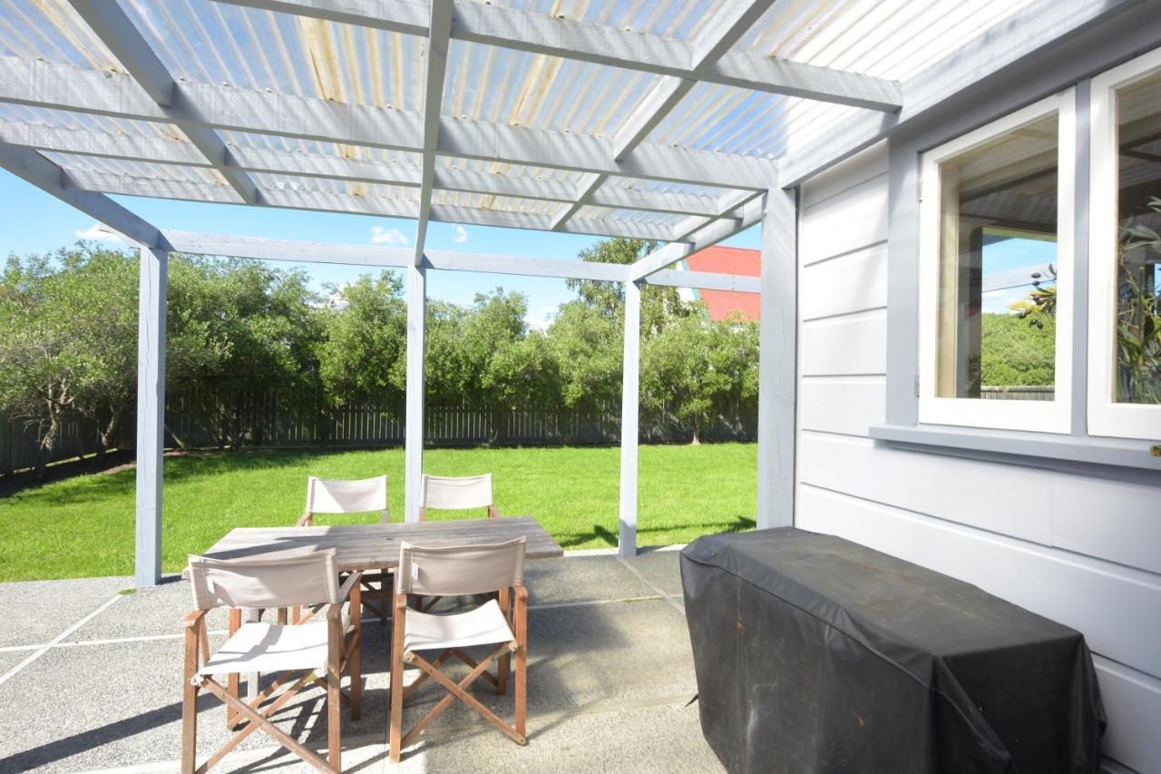 The Vicarage Martinborough Villa Buitenkant foto