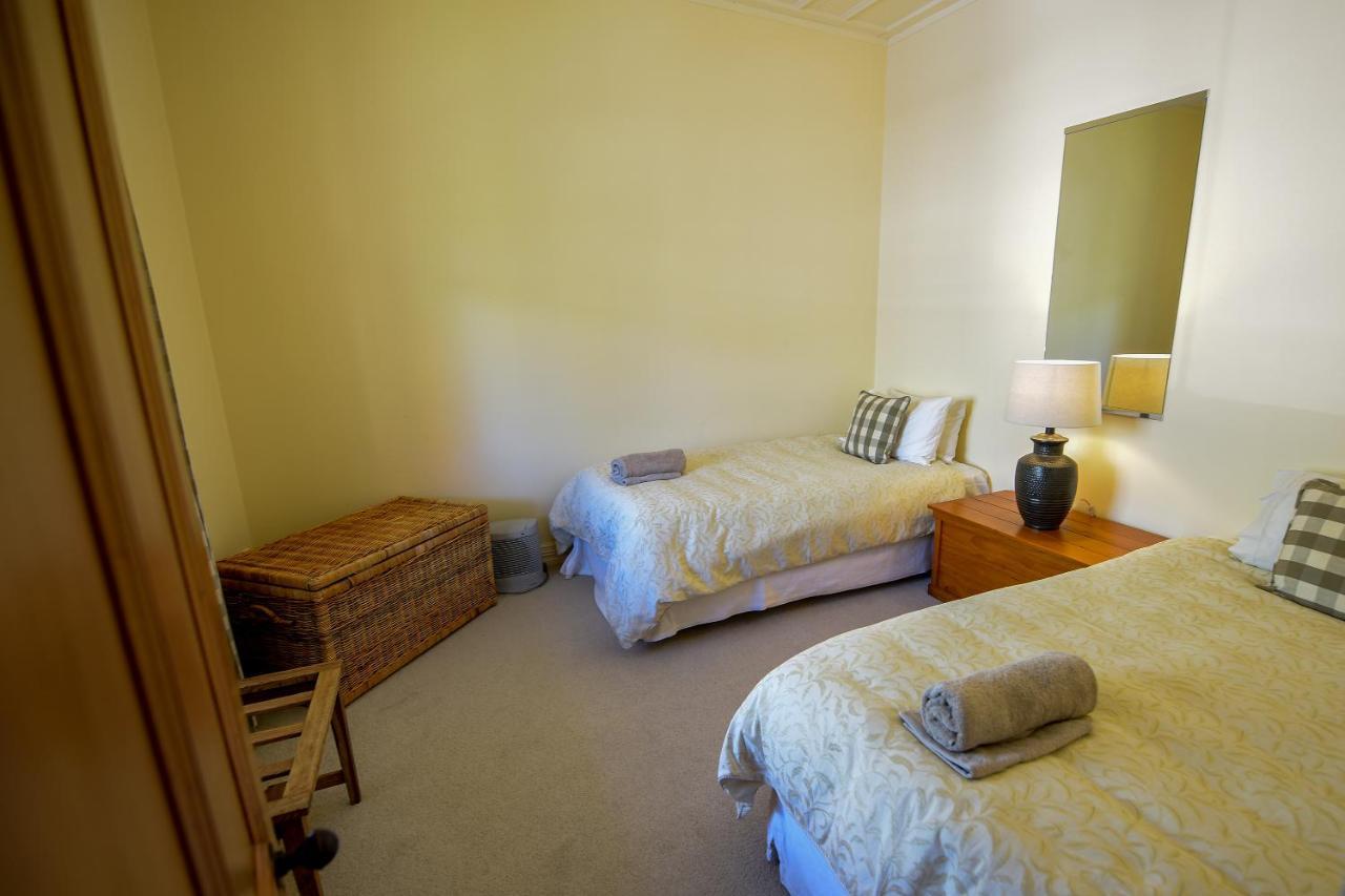 The Vicarage Martinborough Villa Buitenkant foto